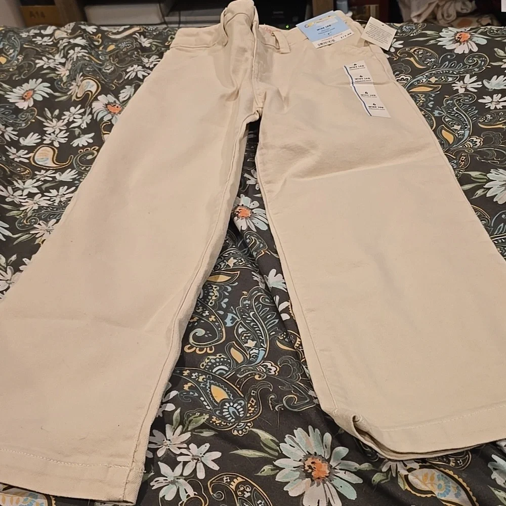 ❤️10/$13 New Kids Cream Jeans Wide Leg